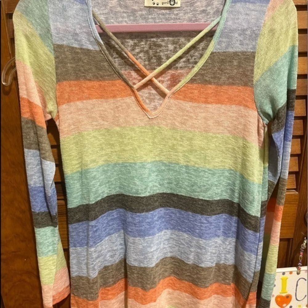 Light‎ knit colorful sweater
